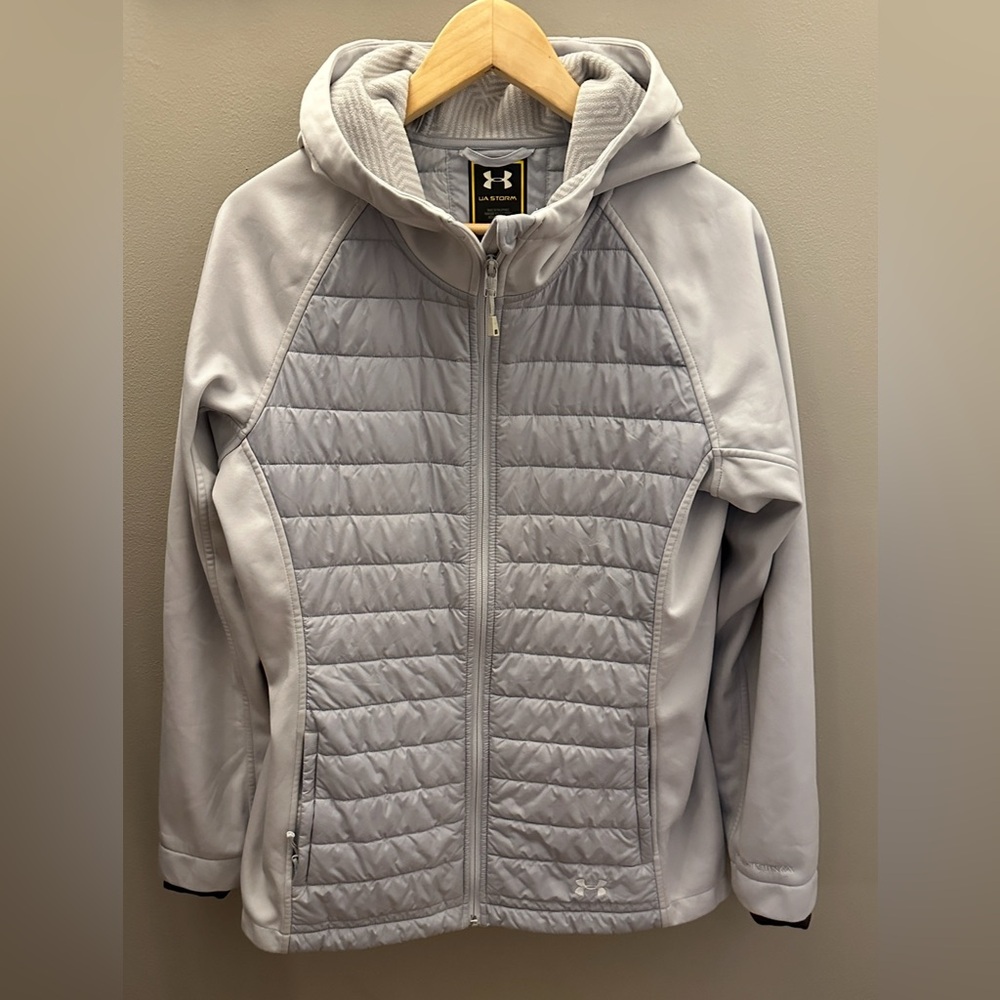 Under Armour Women’s Light Gray Quilted Hoodie